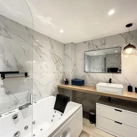 Vakantiehuis Brp Center, Eight-bedroom Luxury Cannes