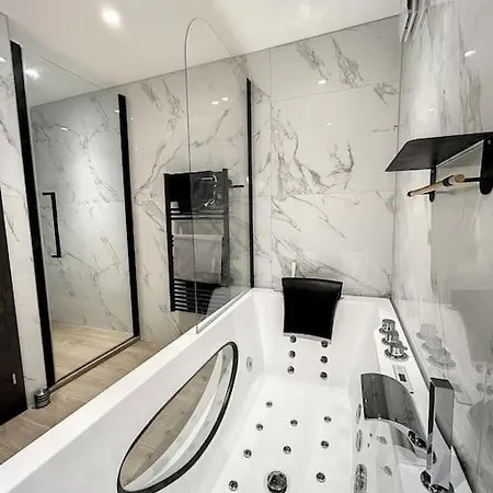 Vakantiehuis Brp Center, Eight-bedroom Luxury Cannes