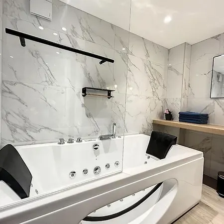 Brp Center, Eight-bedroom Luxury Vakantiehuis